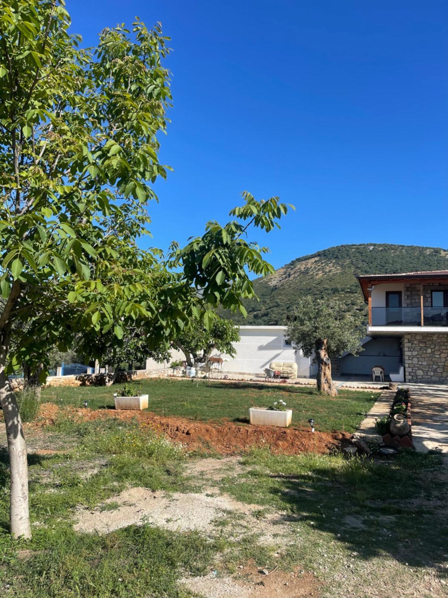 Ambelas Guest 5 Lodge Himare